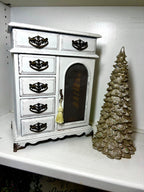 Kayla: Jewelry Box