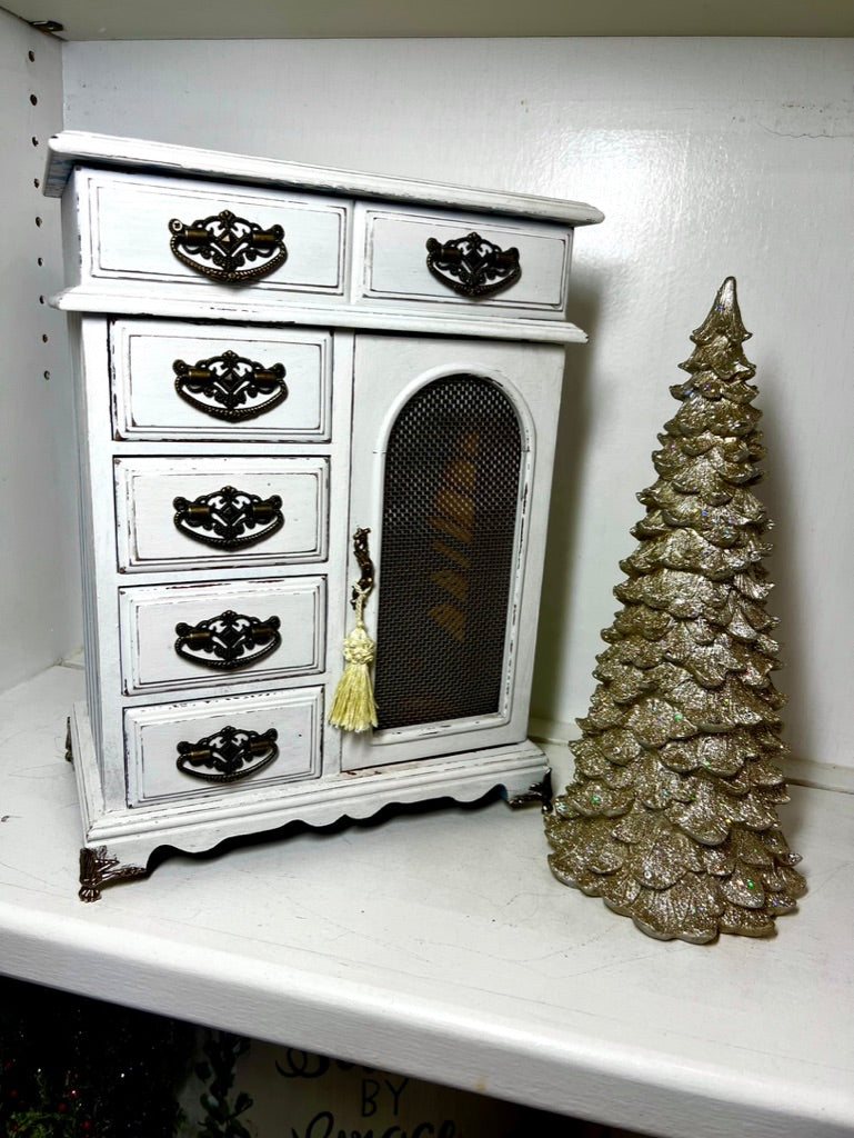 Kayla: Jewelry Box