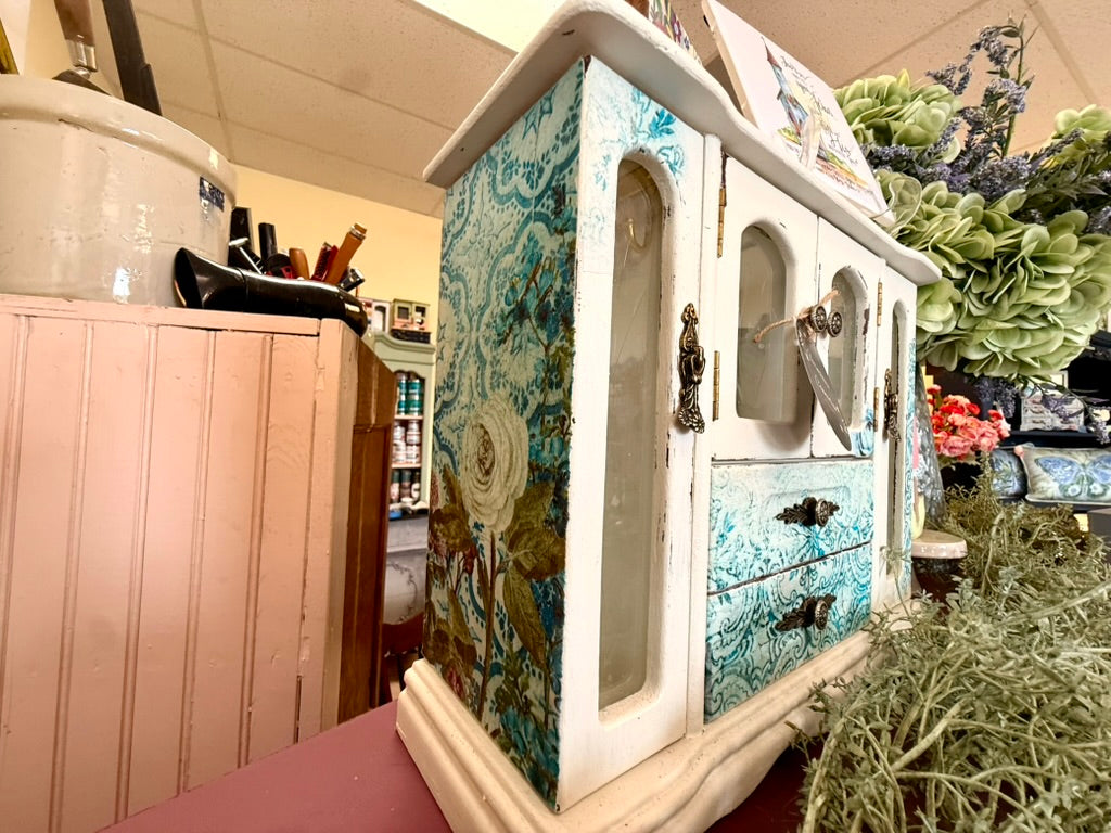 Presleigh: Jewelry Armoire