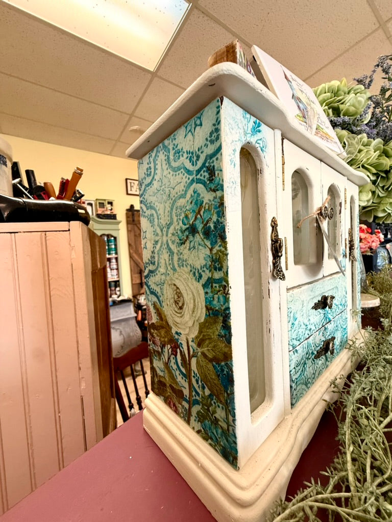 Presleigh: Jewelry Armoire